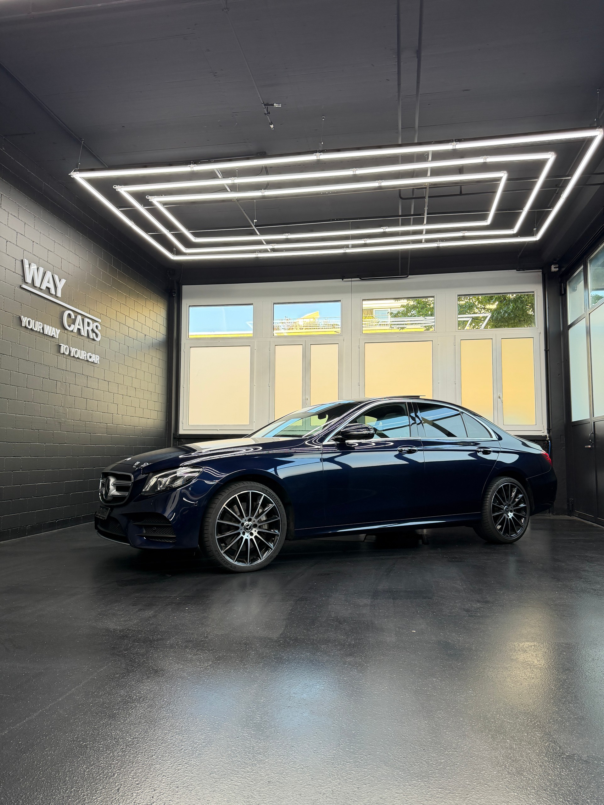 MERCEDES-BENZ E 350 d AMG Line 4Matic 9G-Tronic-image-2