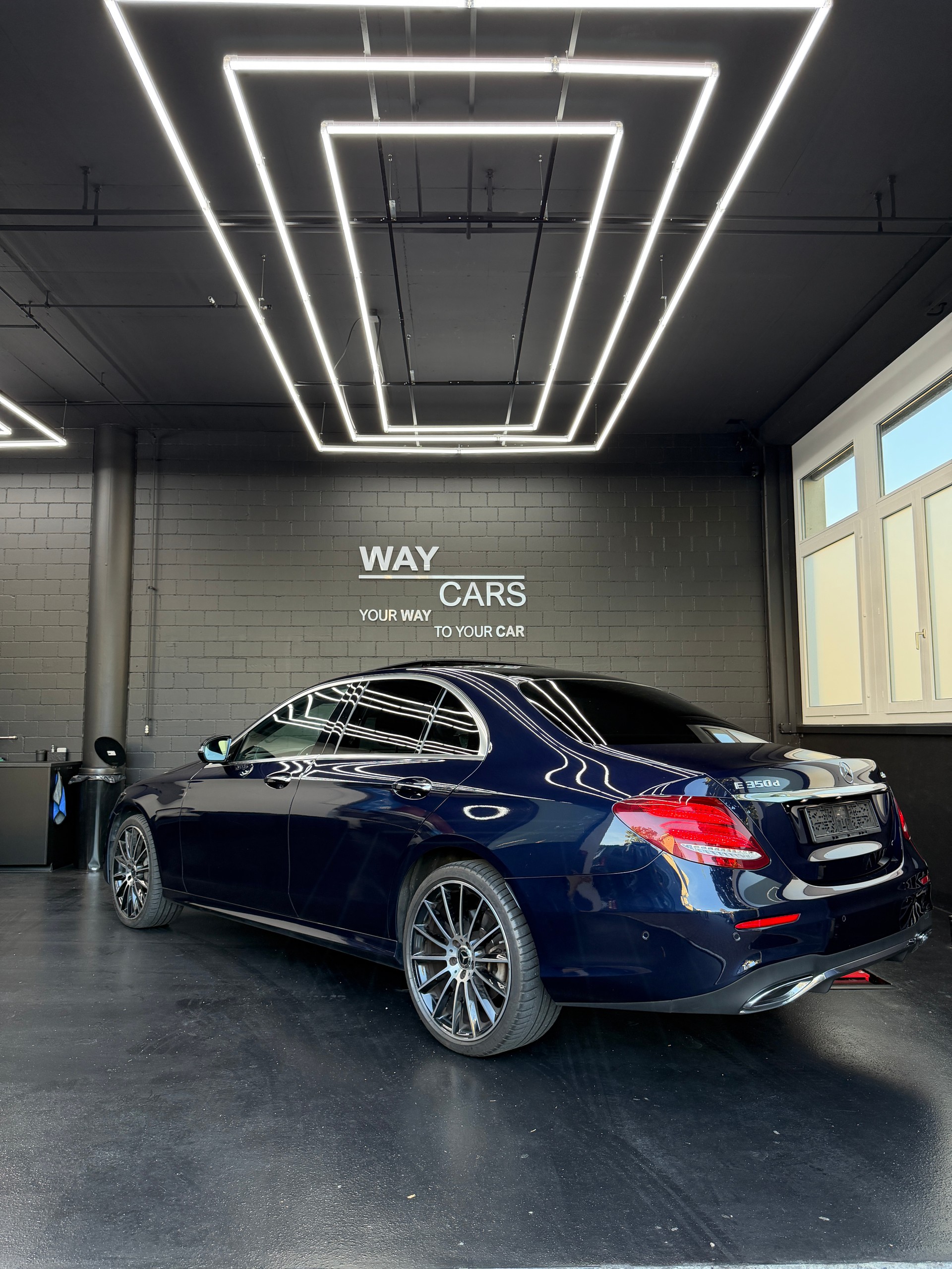 MERCEDES-BENZ E 350 d AMG Line 4Matic 9G-Tronic-image-1