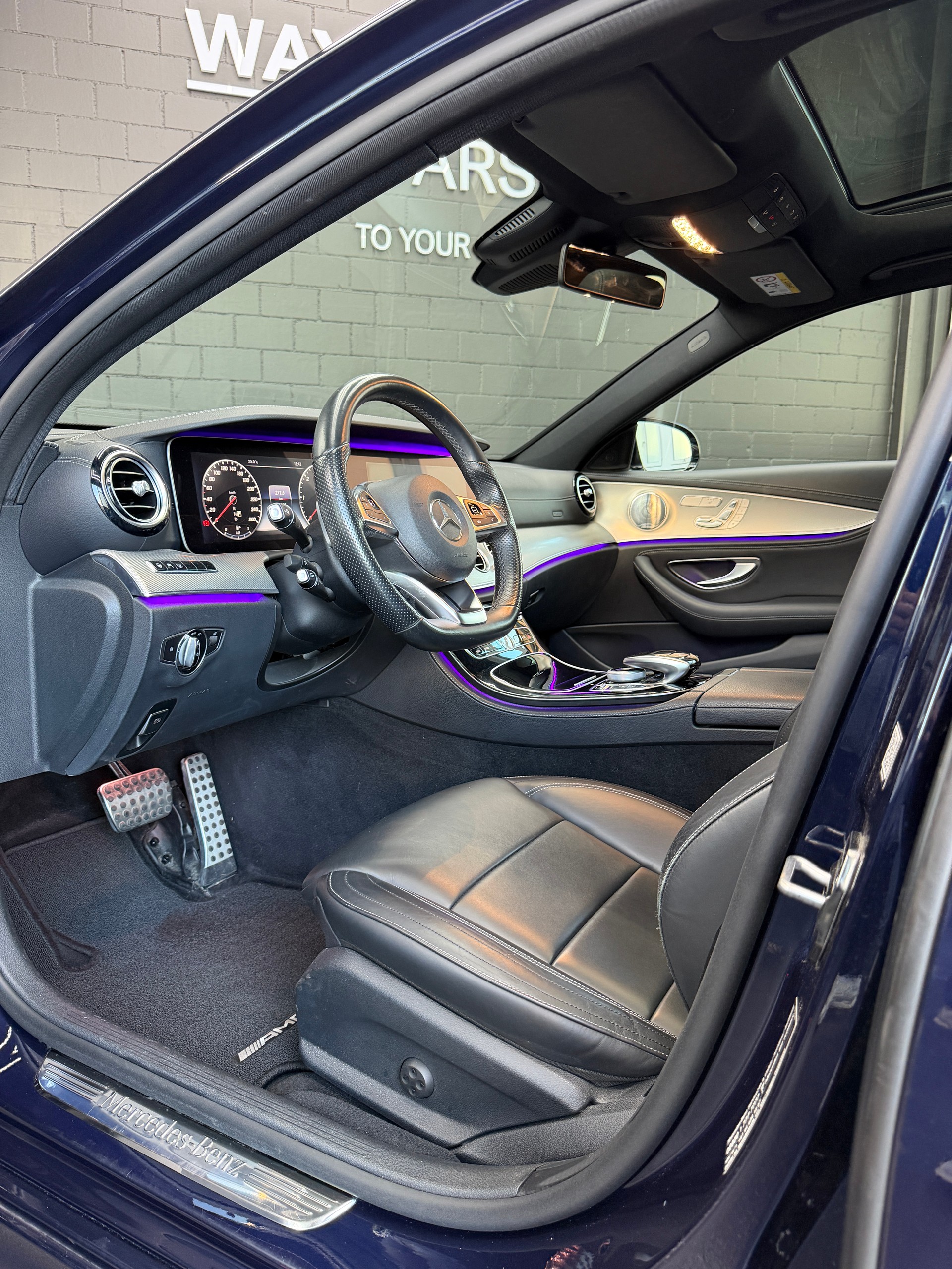 MERCEDES-BENZ E 350 d AMG Line 4Matic 9G-Tronic-image-8