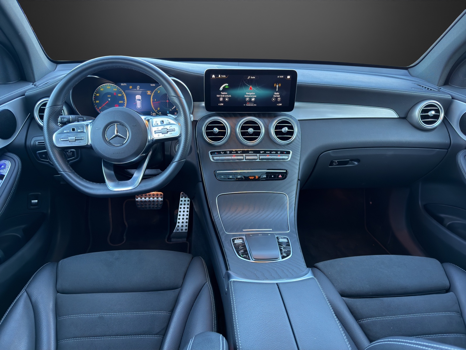 MERCEDES-BENZ GLC 300 d AMG Line 4Matic-image-5