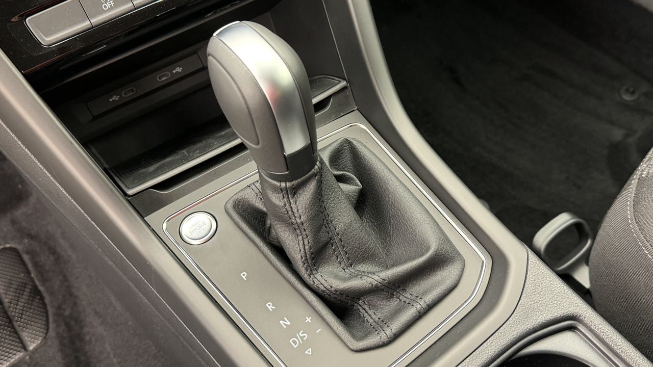 VW Touran 1.5 TSI EVO Limited-image-10