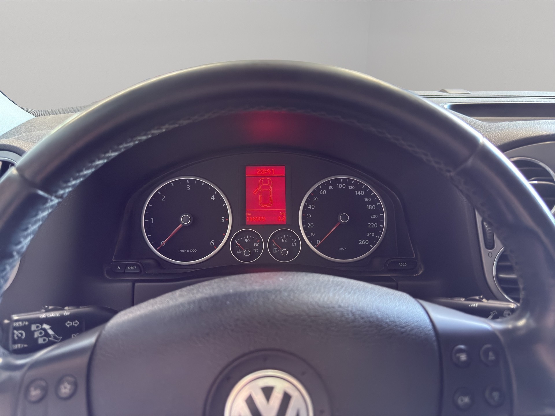 VW Tiguan 2.0 TDI Sport&Style-image-14