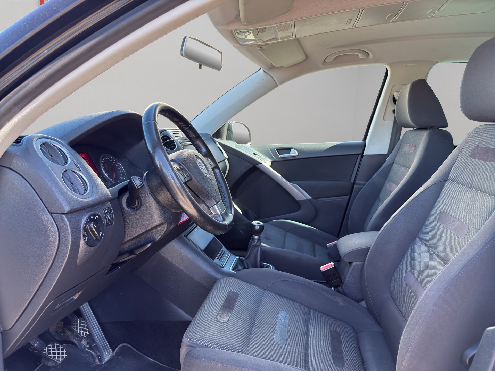 VW Tiguan 2.0 TDI Sport&Style-image-12