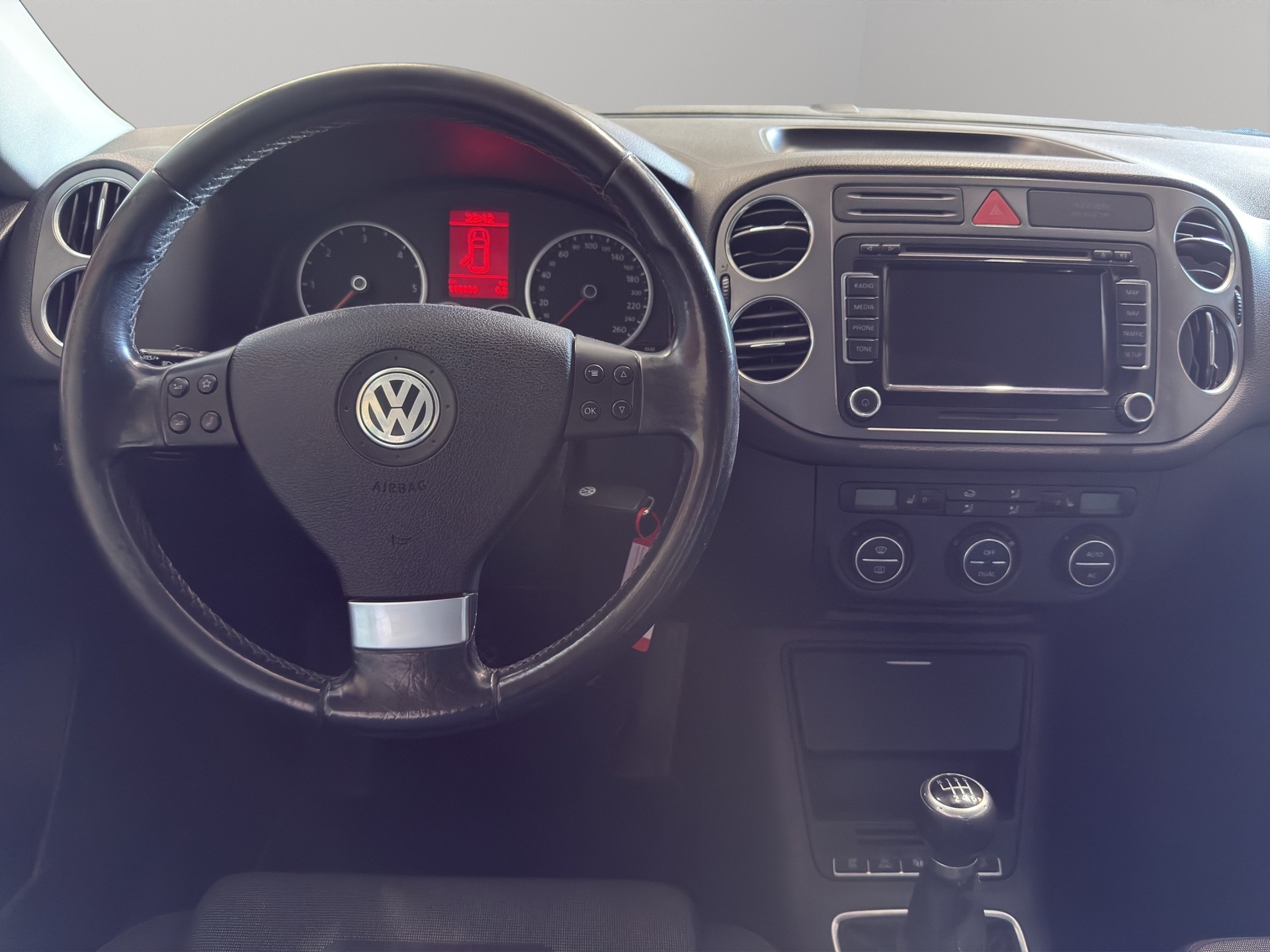 VW Tiguan 2.0 TDI Sport&Style-image-17