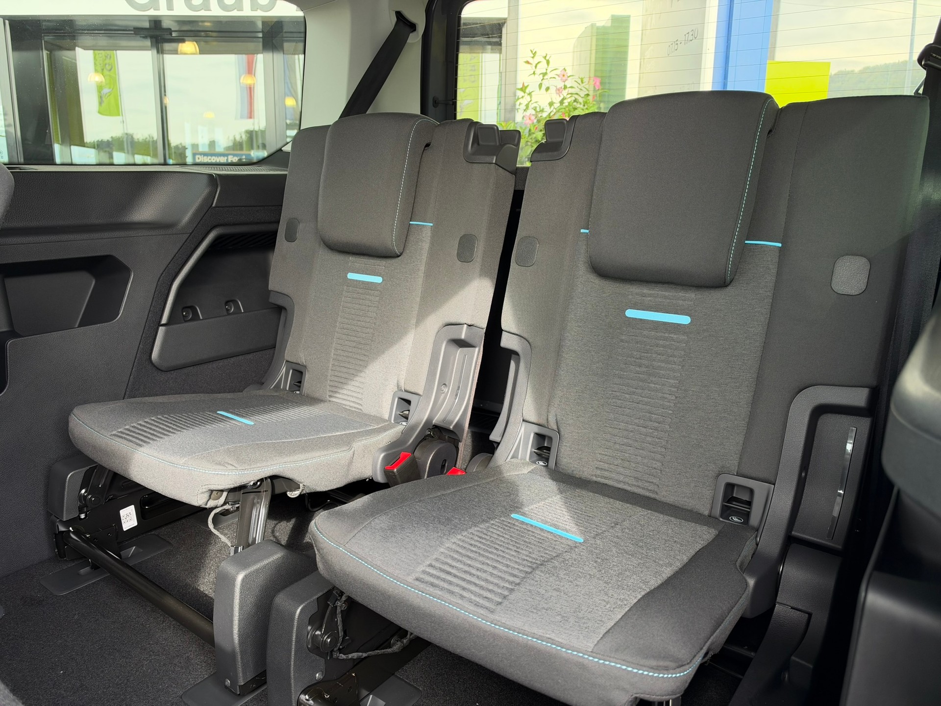 FORD Grand Tourneo Connect 2.0 EcoBlue AWD Active-image-8