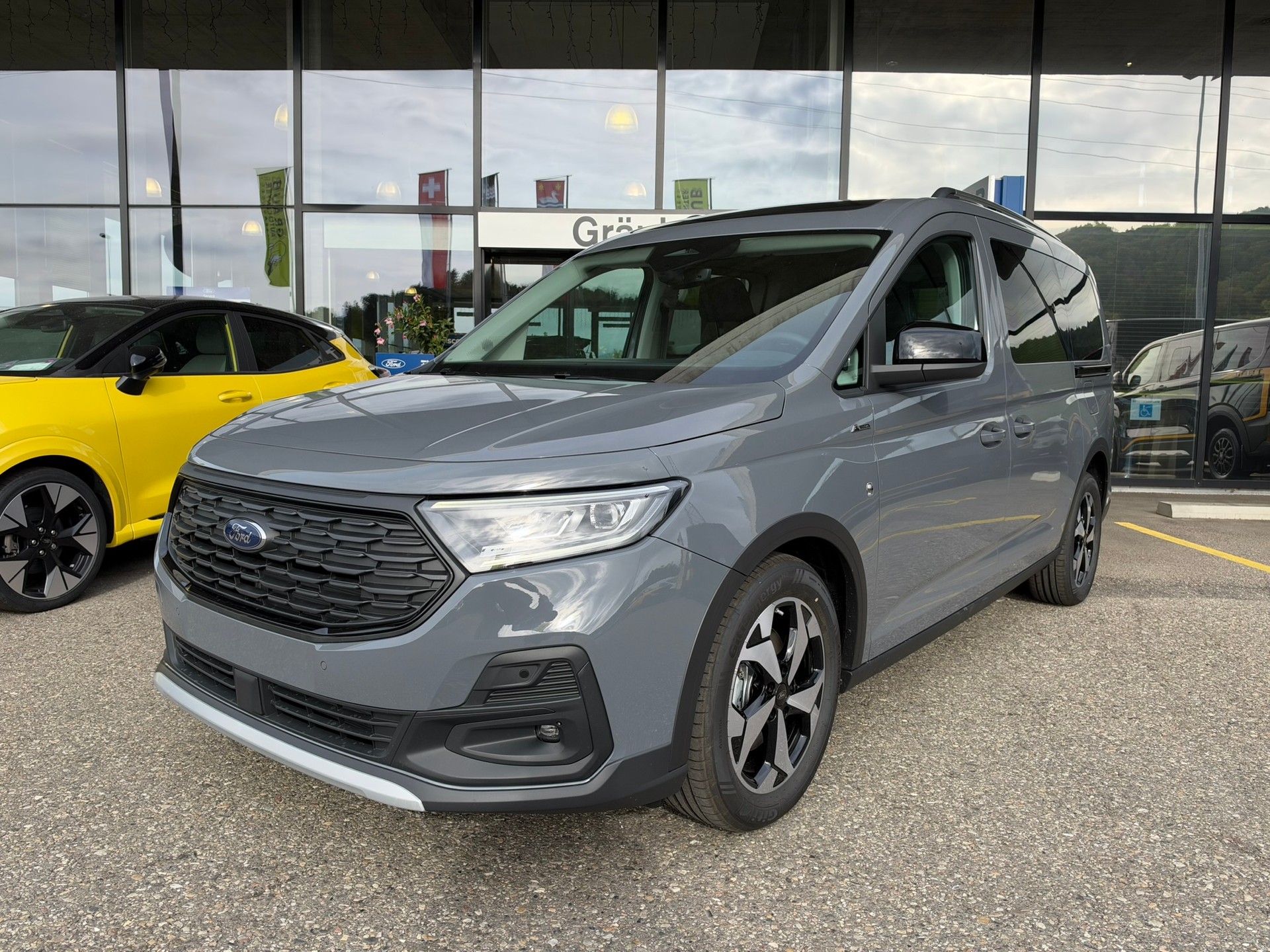 FORD Grand Tourneo Connect 2.0 EcoBlue AWD Active-image-0