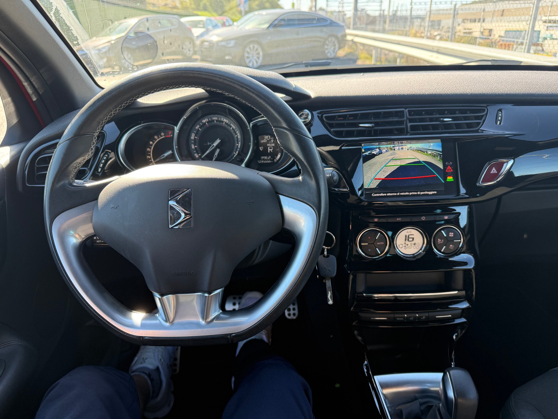 DS AUTOMOBILES DS 3 1.2 PureTech SO Chic EAT-image-6