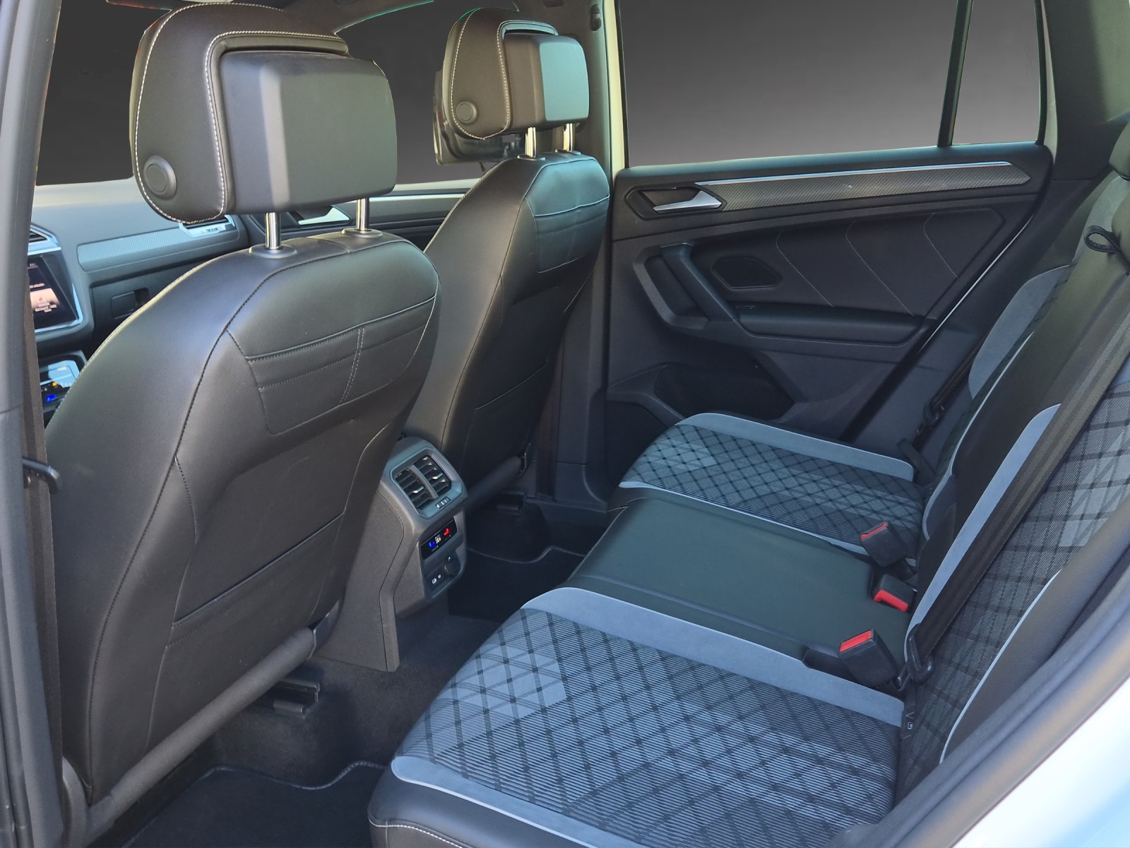 VW Tiguan 1.4TSI PHEV Selection DSG-image-6