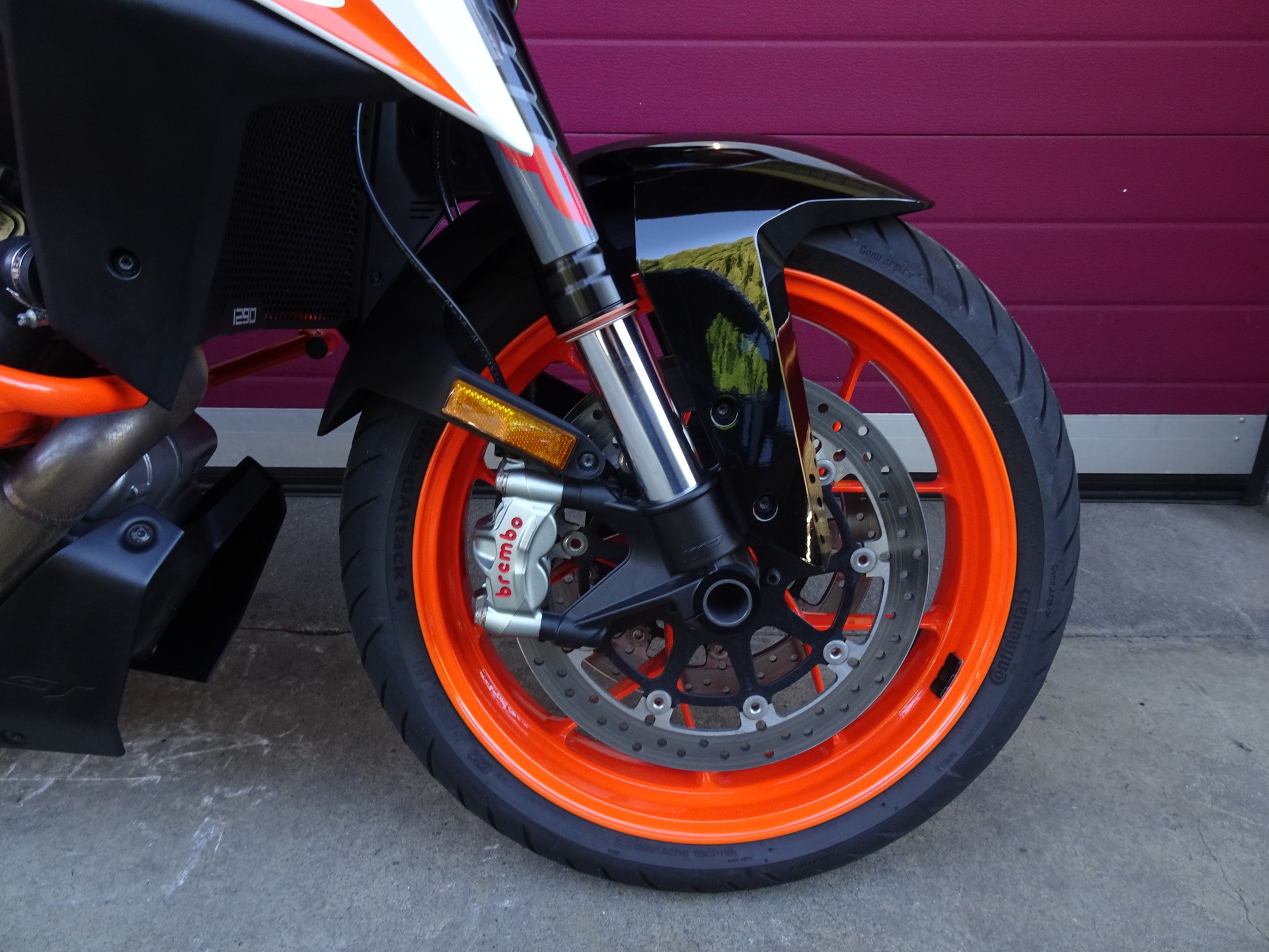 KTM 1290 Super Duke GT-showroom-element-1