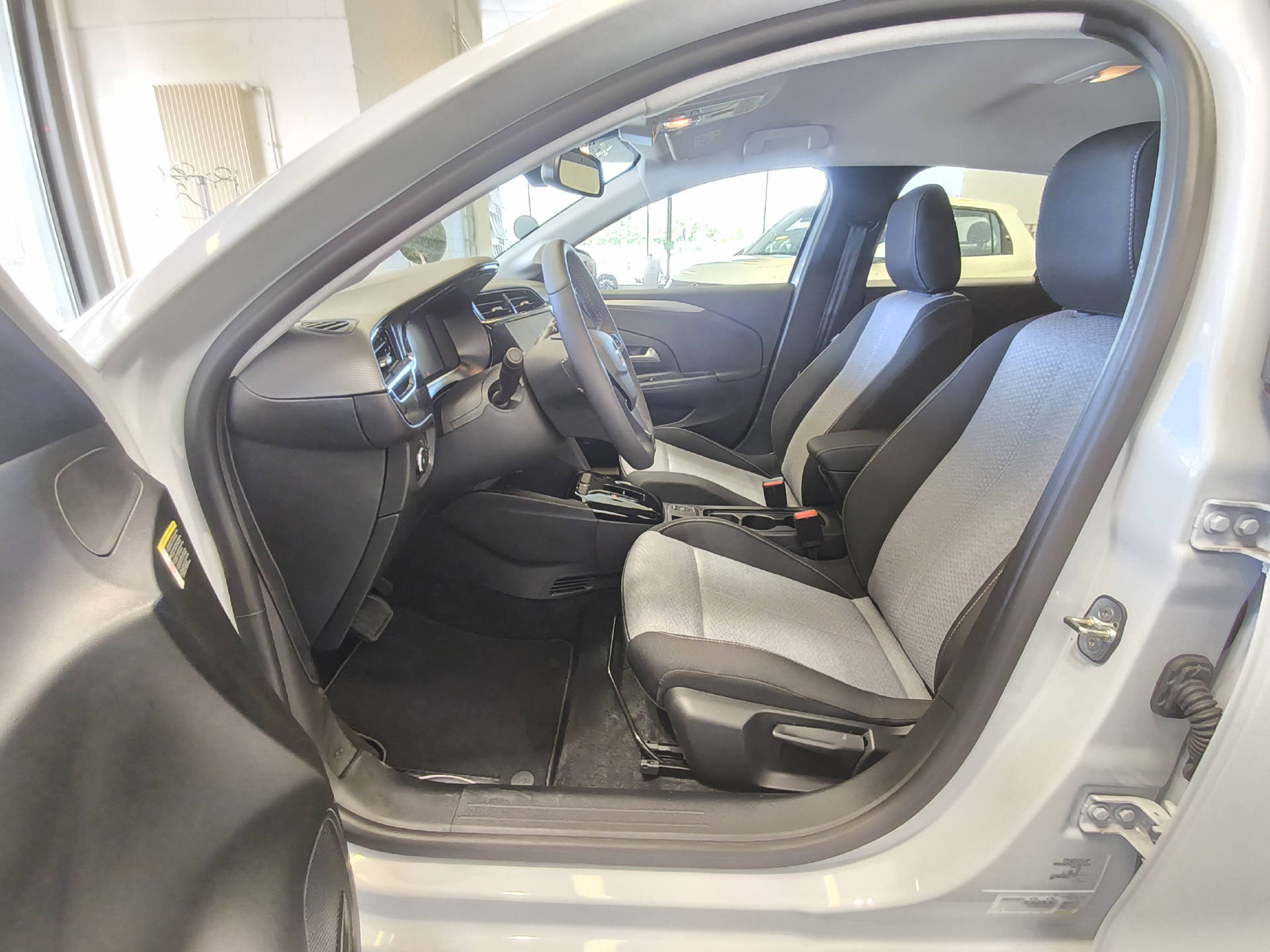OPEL Corsa-e Edition-image-17