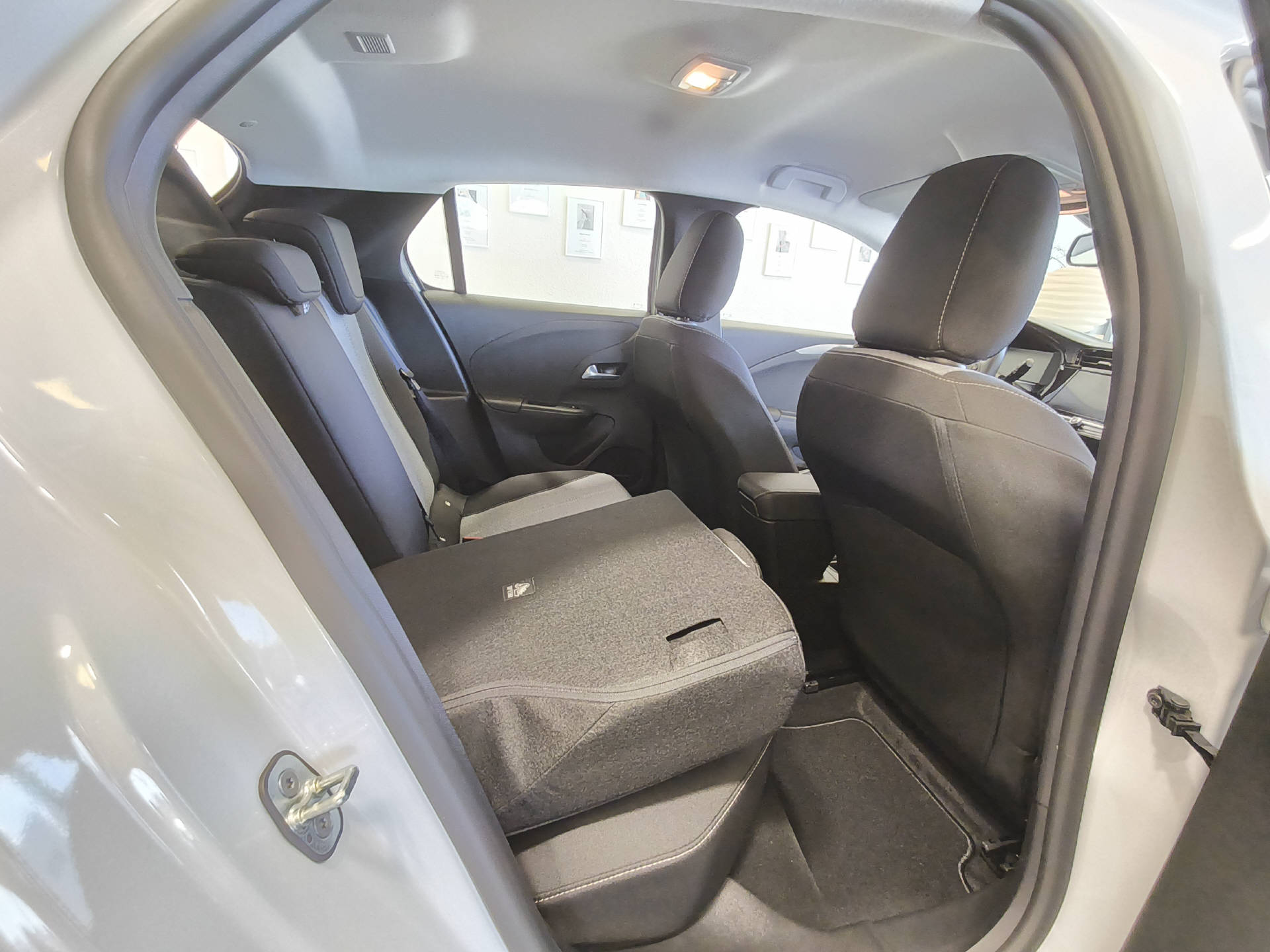 OPEL Corsa-e Edition-image-15