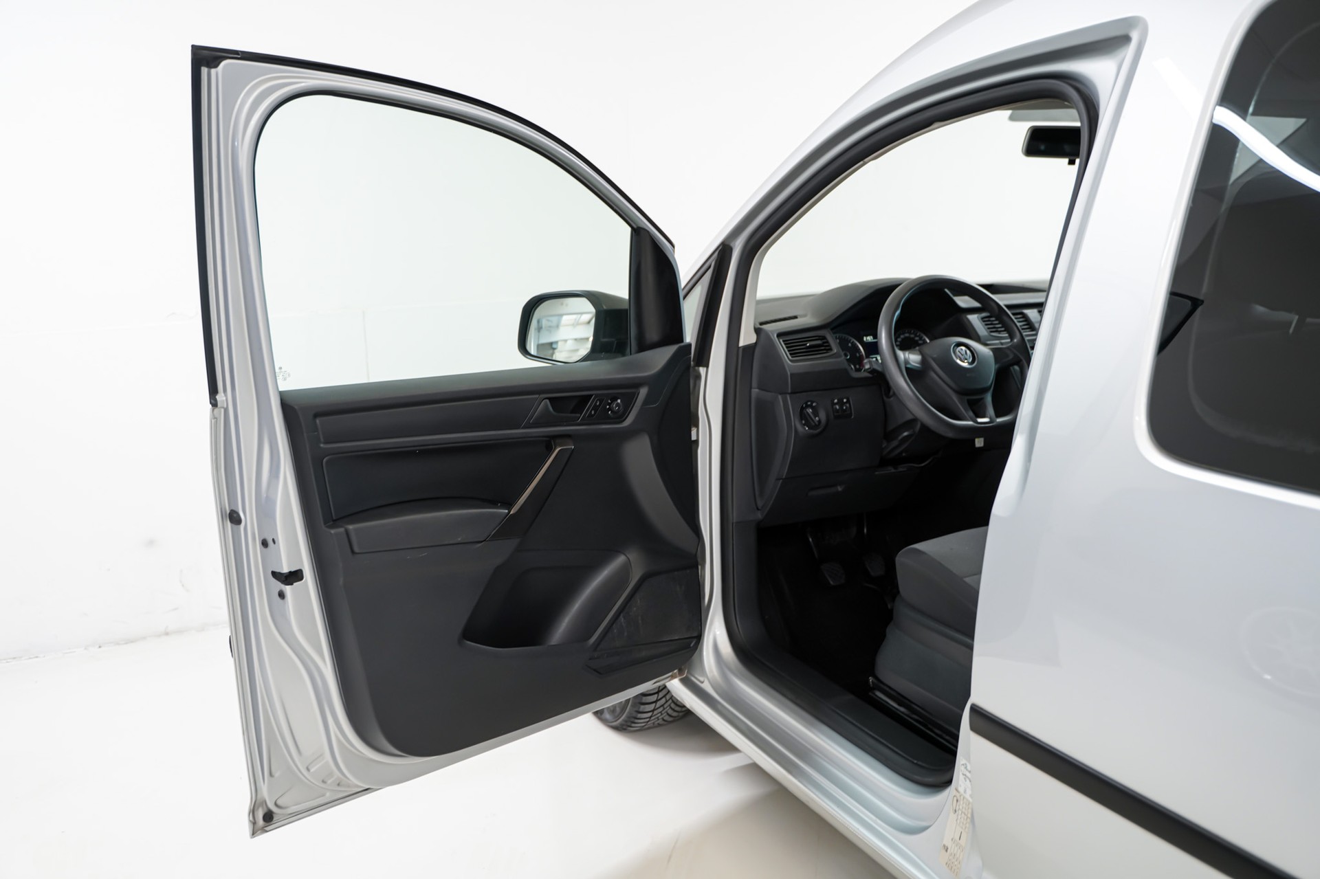 VW Caddy Maxi 2.0TDI BlueMotion Technology-image-7