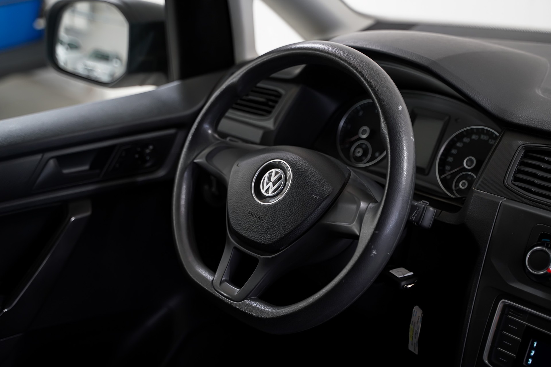 VW Caddy Maxi 2.0TDI BlueMotion Technology-image-15