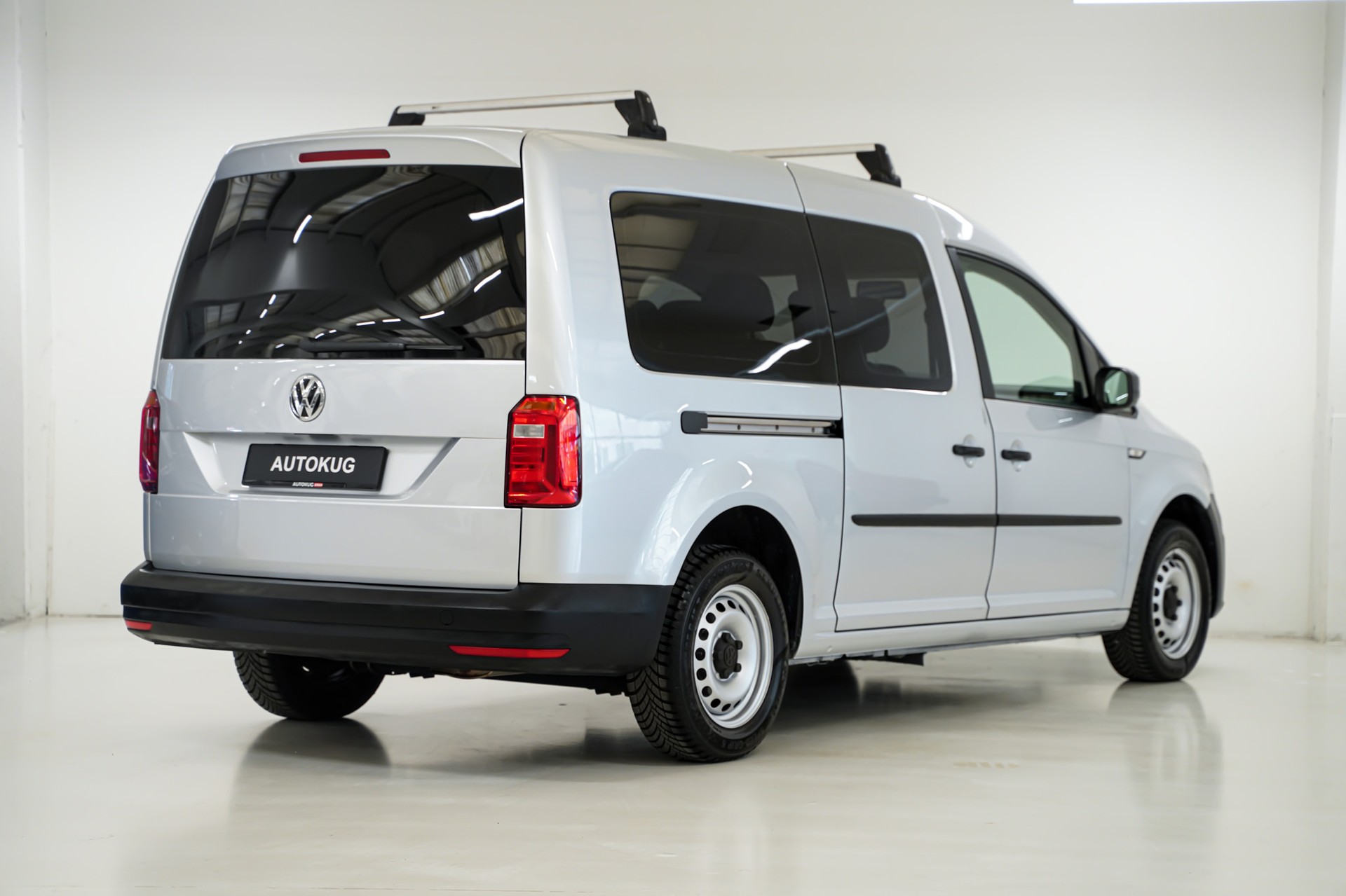 VW Caddy Maxi 2.0TDI BlueMotion Technology-image-6