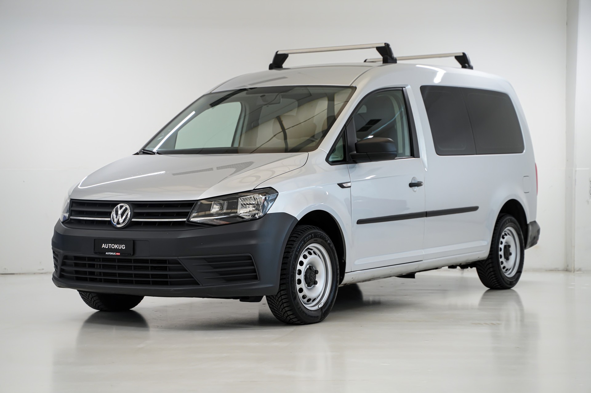 VW Caddy Maxi 2.0TDI BlueMotion Technology-image-0