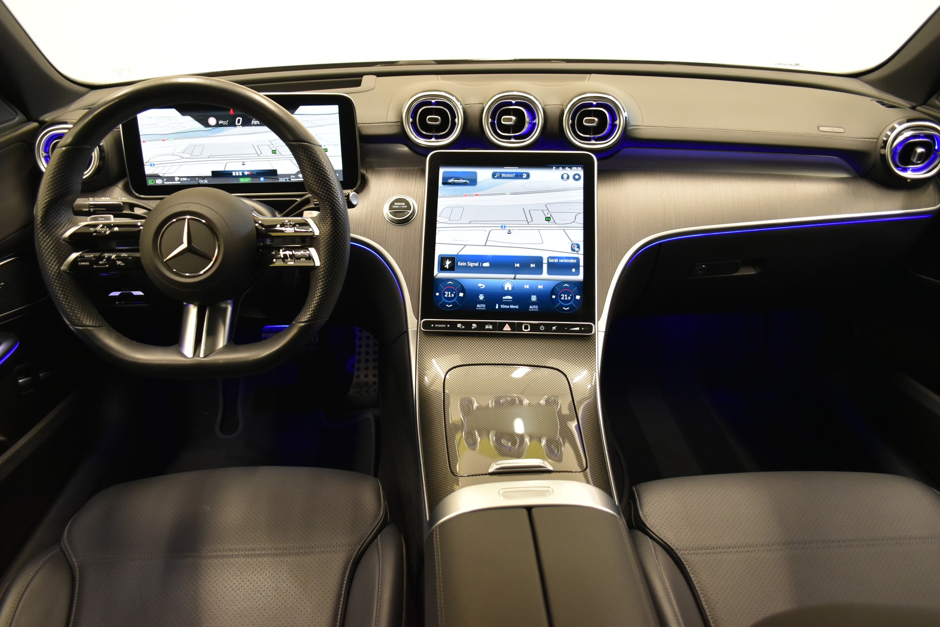 MERCEDES-BENZ C 300e AMG Line-image-4
