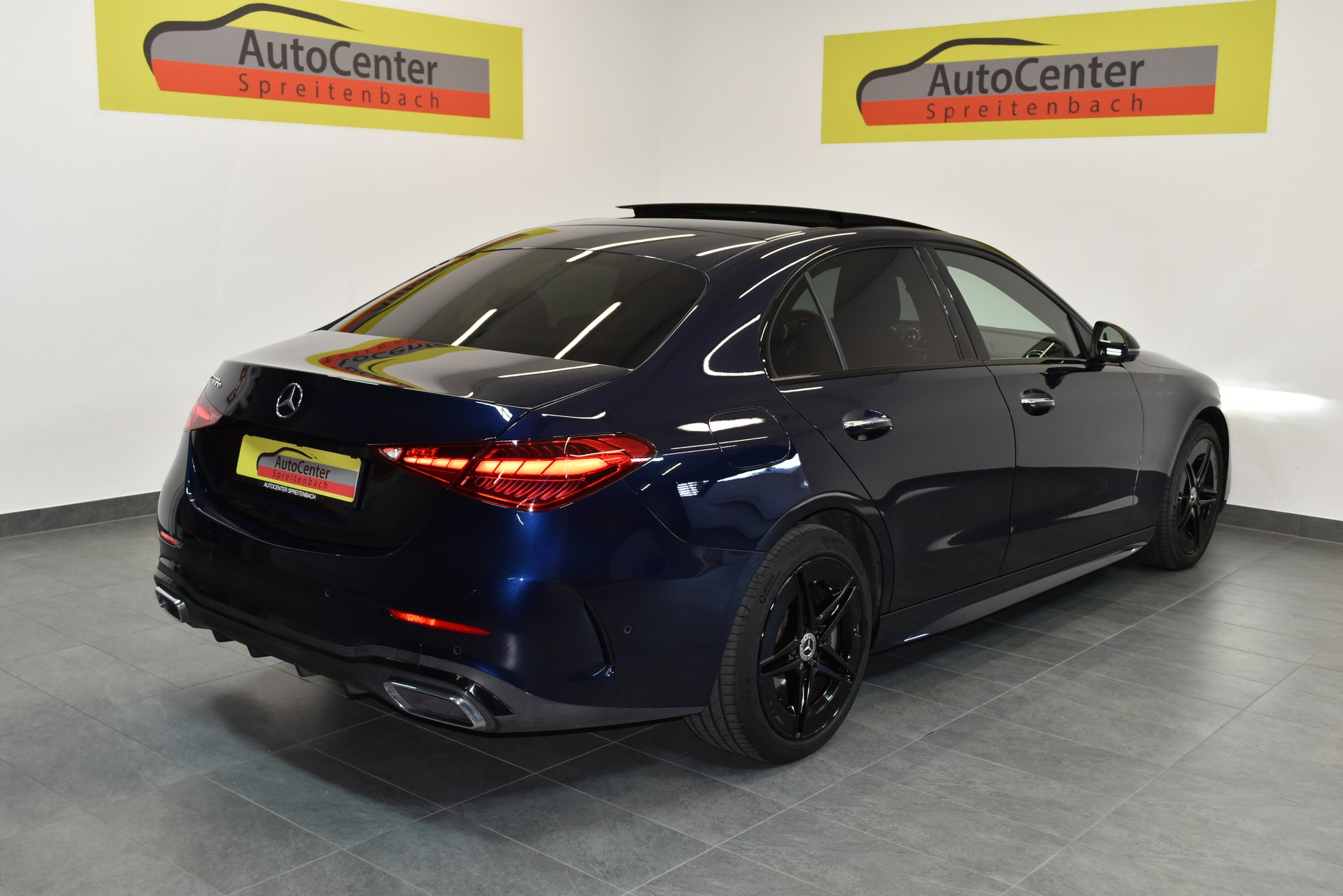 MERCEDES-BENZ C 300e AMG Line-image-14