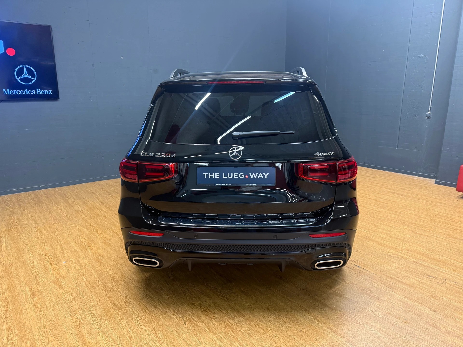 MERCEDES-BENZ GLB 220 d 4M - AMG / DISTRONIC / 360 Grad Kamera / Head-Up Display-image-9