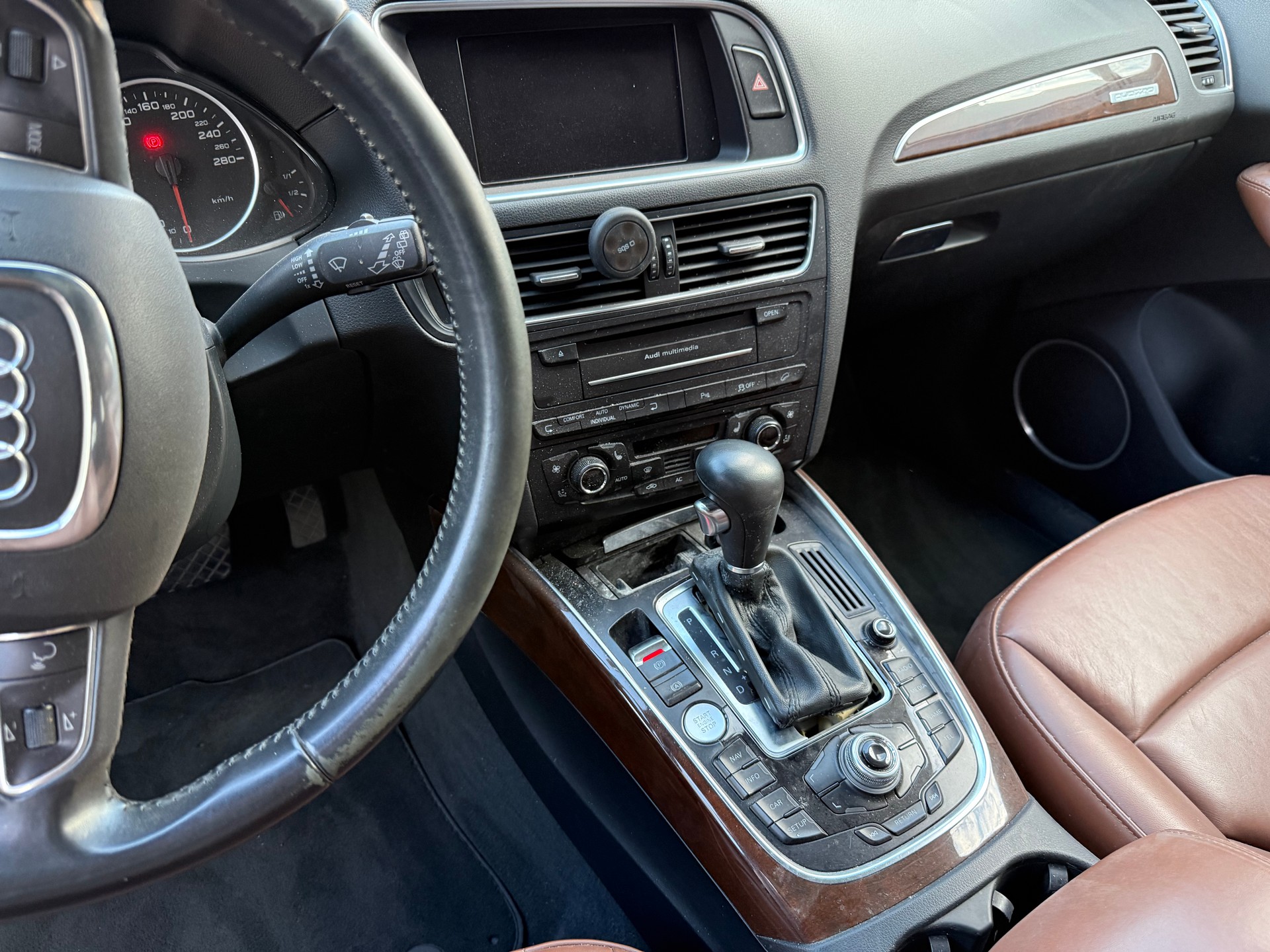 AUDI Q5 3.0 TDI quattro S-tronic-image-8