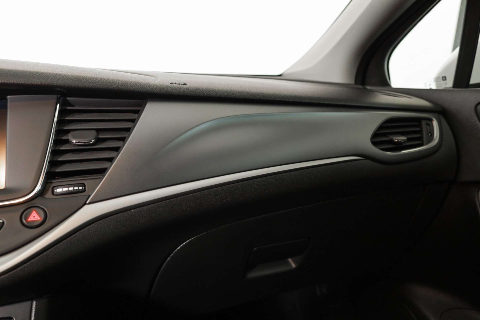 OPEL Astra 1.2i Turbo Edition • 145 ch • Siège ergonomique AGR • Apple CarPlay-image-23