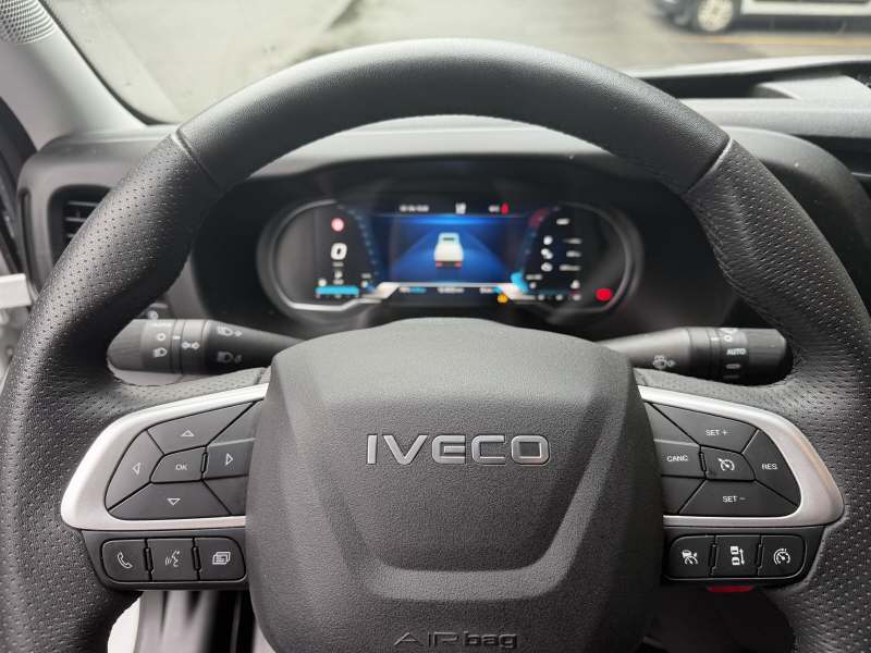 IVECO Daily 35 S 18HA8 K.-Ch. 3750 3.0 H-PI 176 Koffer Hebebühne-image-10