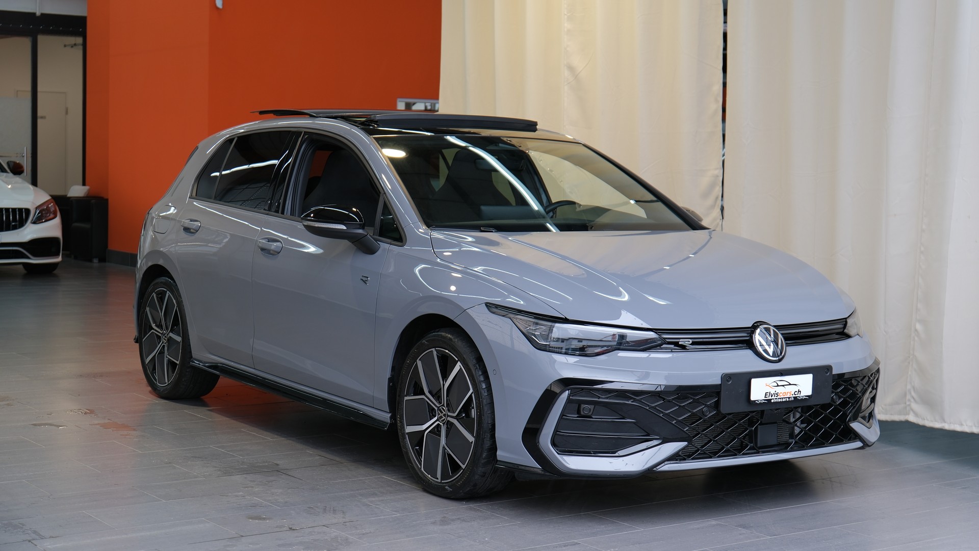VW Golf 1.5 e TSI mHEV R-Line DSG " Black Style "-image-27