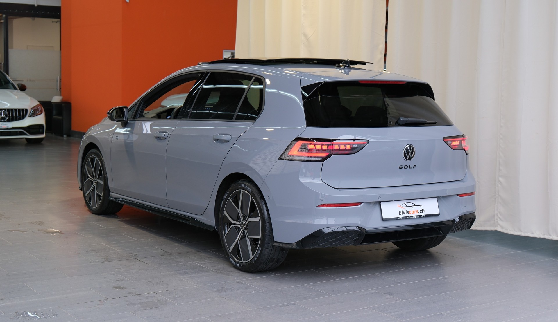 VW Golf 1.5 e TSI mHEV R-Line DSG " Black Style "-image-11