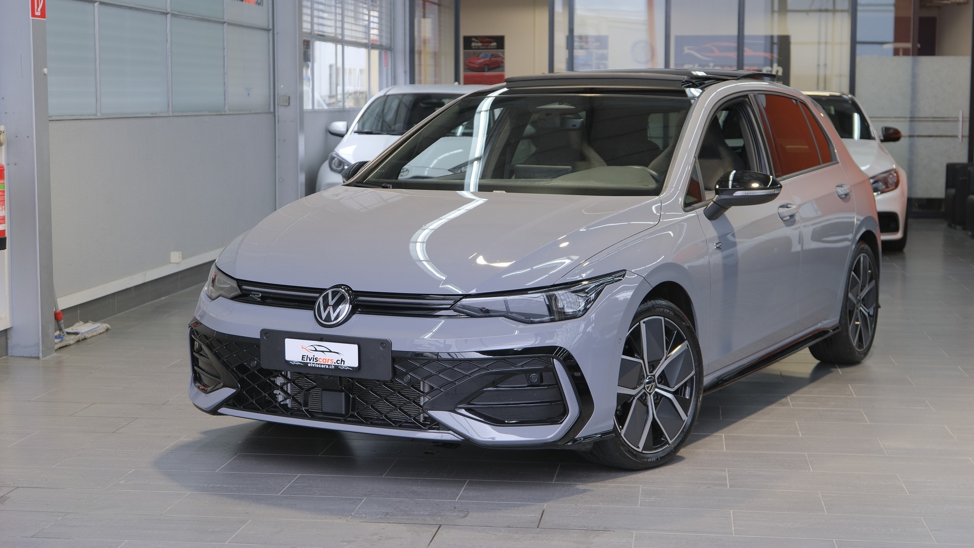 VW Golf 1.5 e TSI mHEV R-Line DSG " Black Style "-image-0