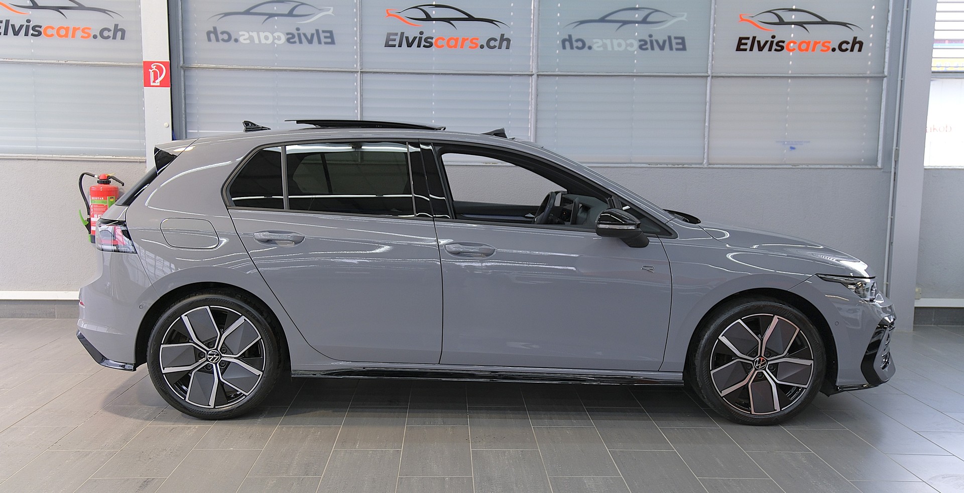 VW Golf 1.5 e TSI mHEV R-Line DSG " Black Style "-image-25