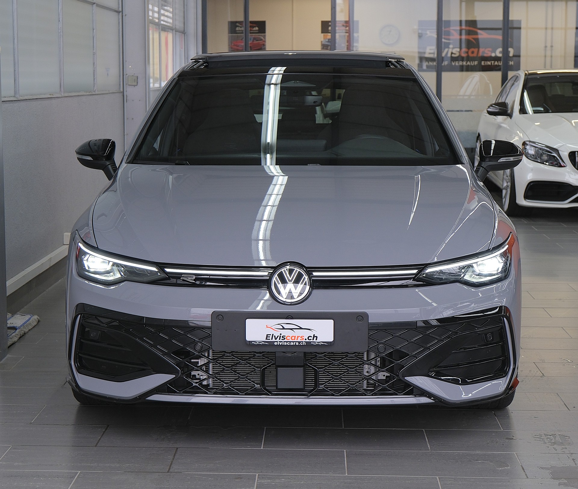 VW Golf 1.5 e TSI mHEV R-Line DSG " Black Style "-image-28