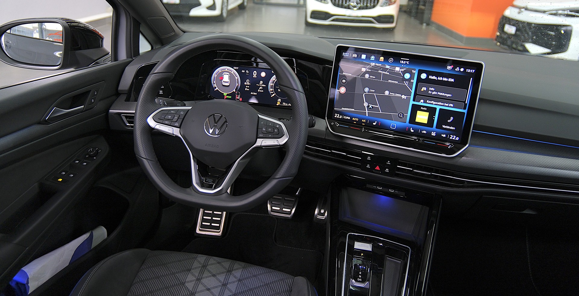 VW Golf 1.5 e TSI mHEV R-Line DSG " Black Style "-image-22