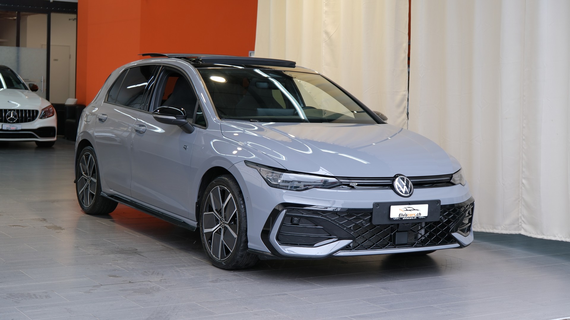 VW Golf 1.5 e TSI mHEV R-Line DSG " Black Style "-image-1