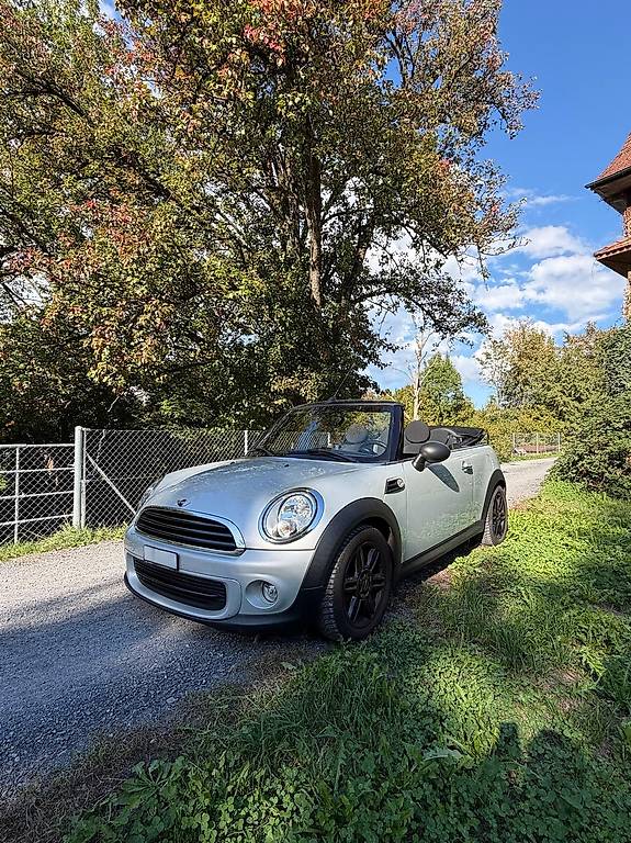 MINI One Cabriolet-image-0