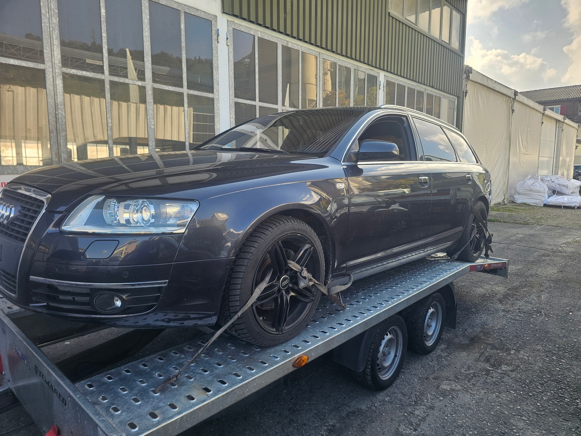AUDI A6 Avant 3.0 V6 TDI quattro-image-1