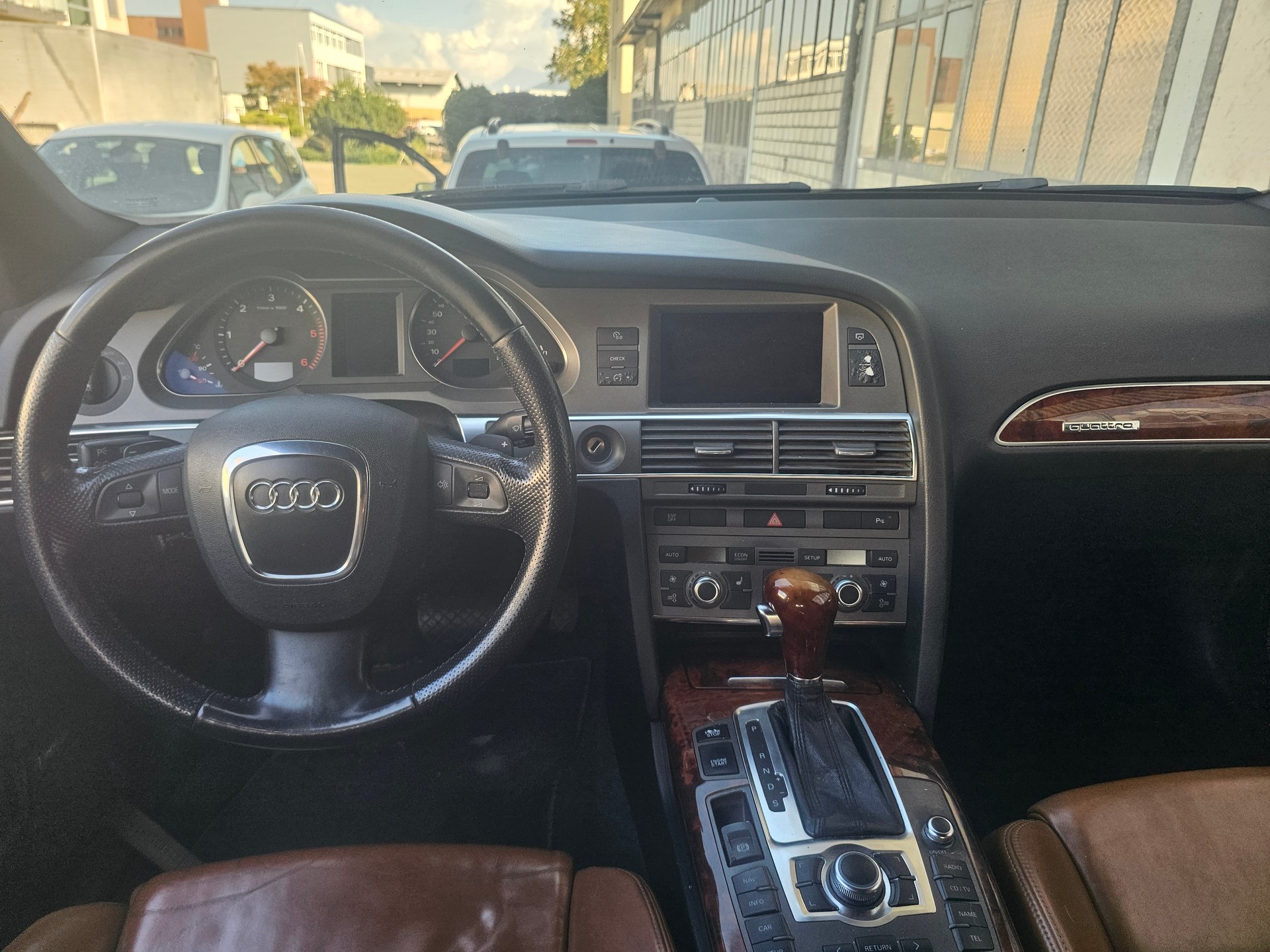 AUDI A6 Avant 3.0 V6 TDI quattro-image-7