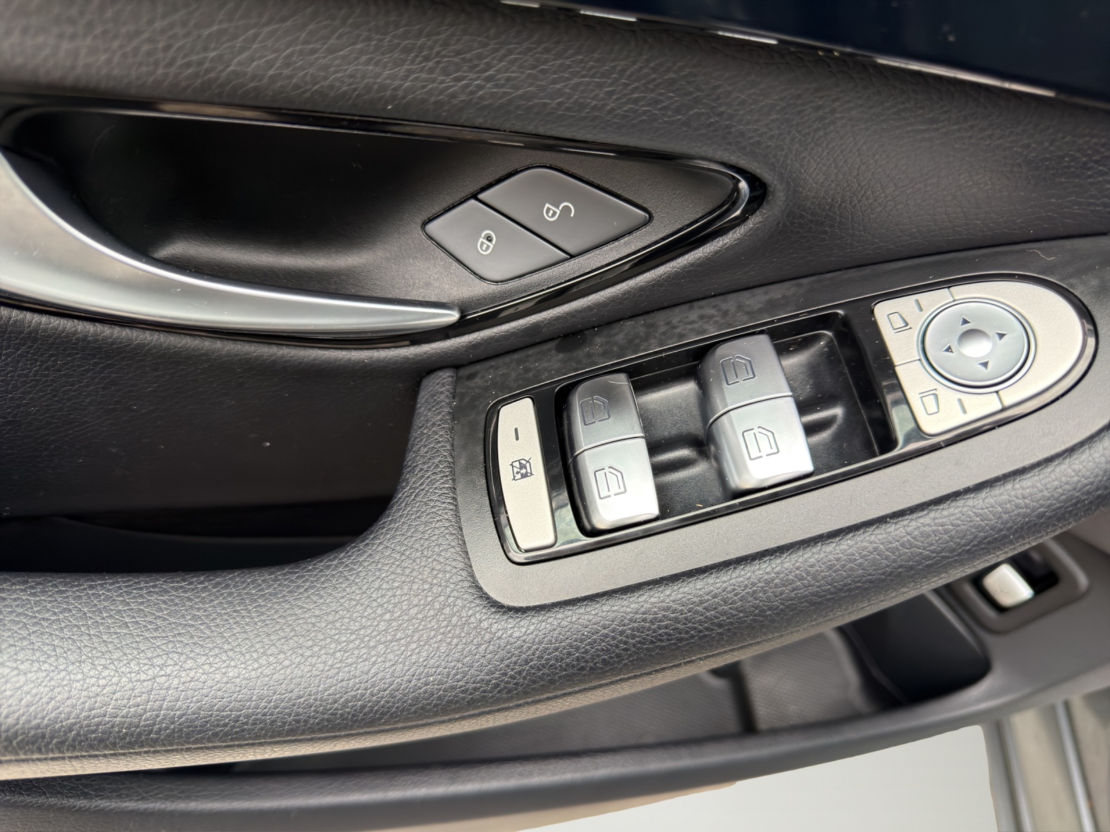 MERCEDES-BENZ C 200 7G-Tronic-image-9