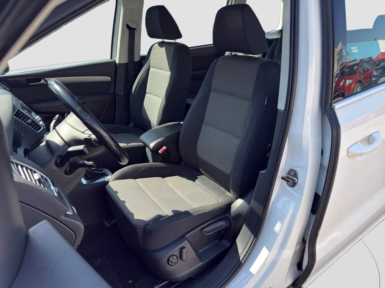 VW Sharan 2.0 TDI BMT Comfortline DSG-image-12