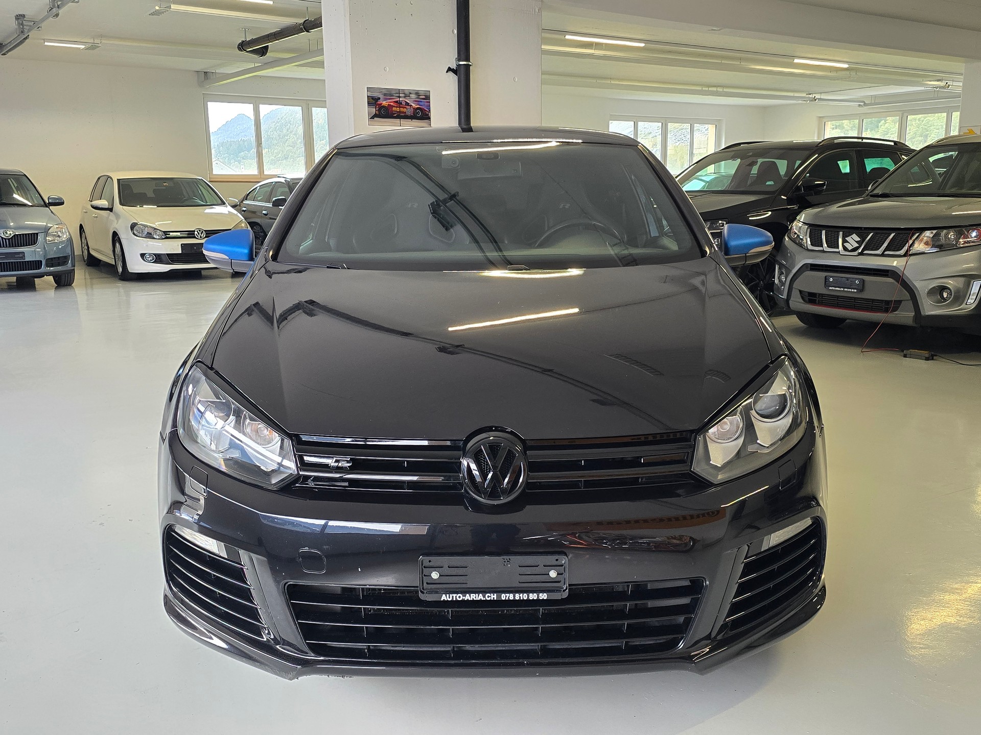 VW Golf 2.0 TSI R 4Motion-image-2