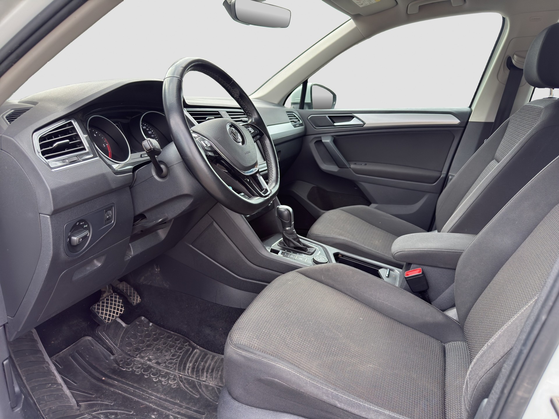 VW Tiguan 2.0 TDI SCR Comfortline 4Motion DSG ** Frisch ab MFK und Service ** CH Auto ** 1. Hand **-image-6
