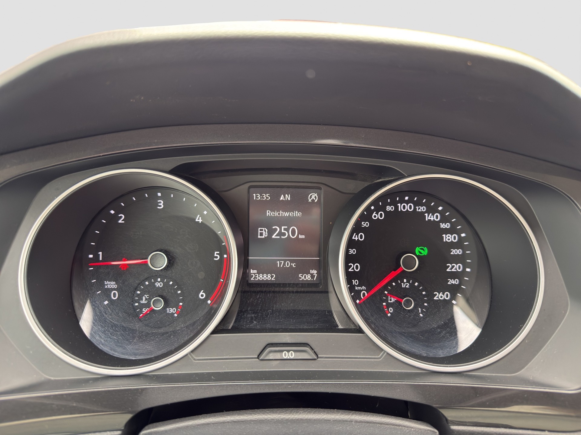 VW Tiguan 2.0 TDI SCR Comfortline 4Motion DSG ** Frisch ab MFK und Service ** CH Auto ** 1. Hand **-image-10