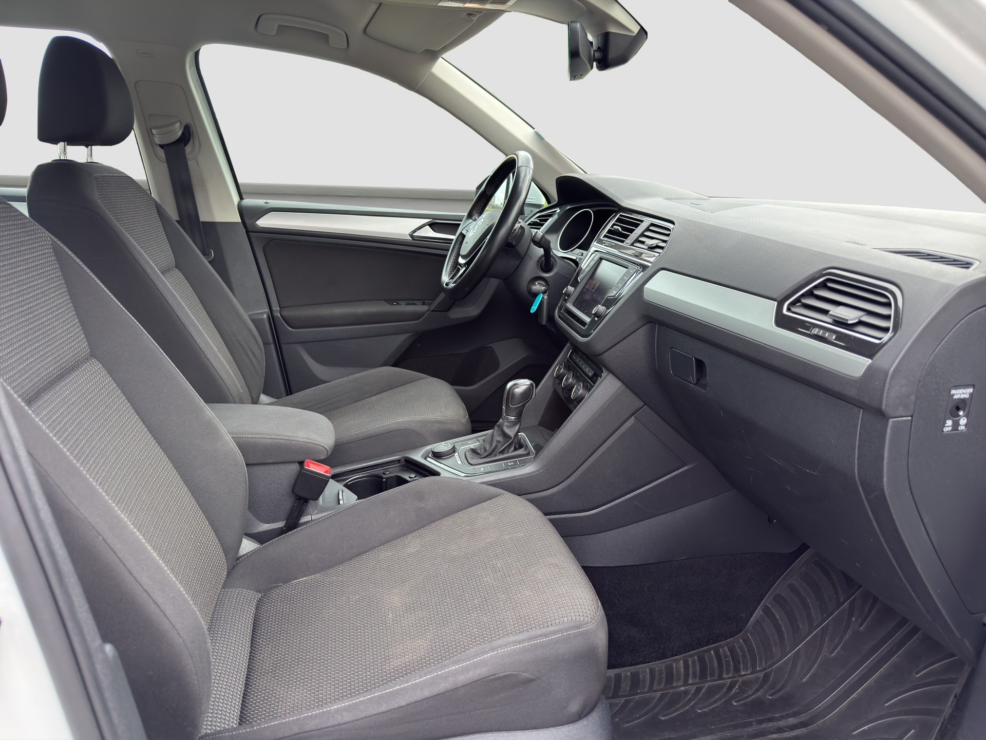 VW Tiguan 2.0 TDI SCR Comfortline 4Motion DSG ** Frisch ab MFK und Service ** CH Auto ** 1. Hand **-image-8