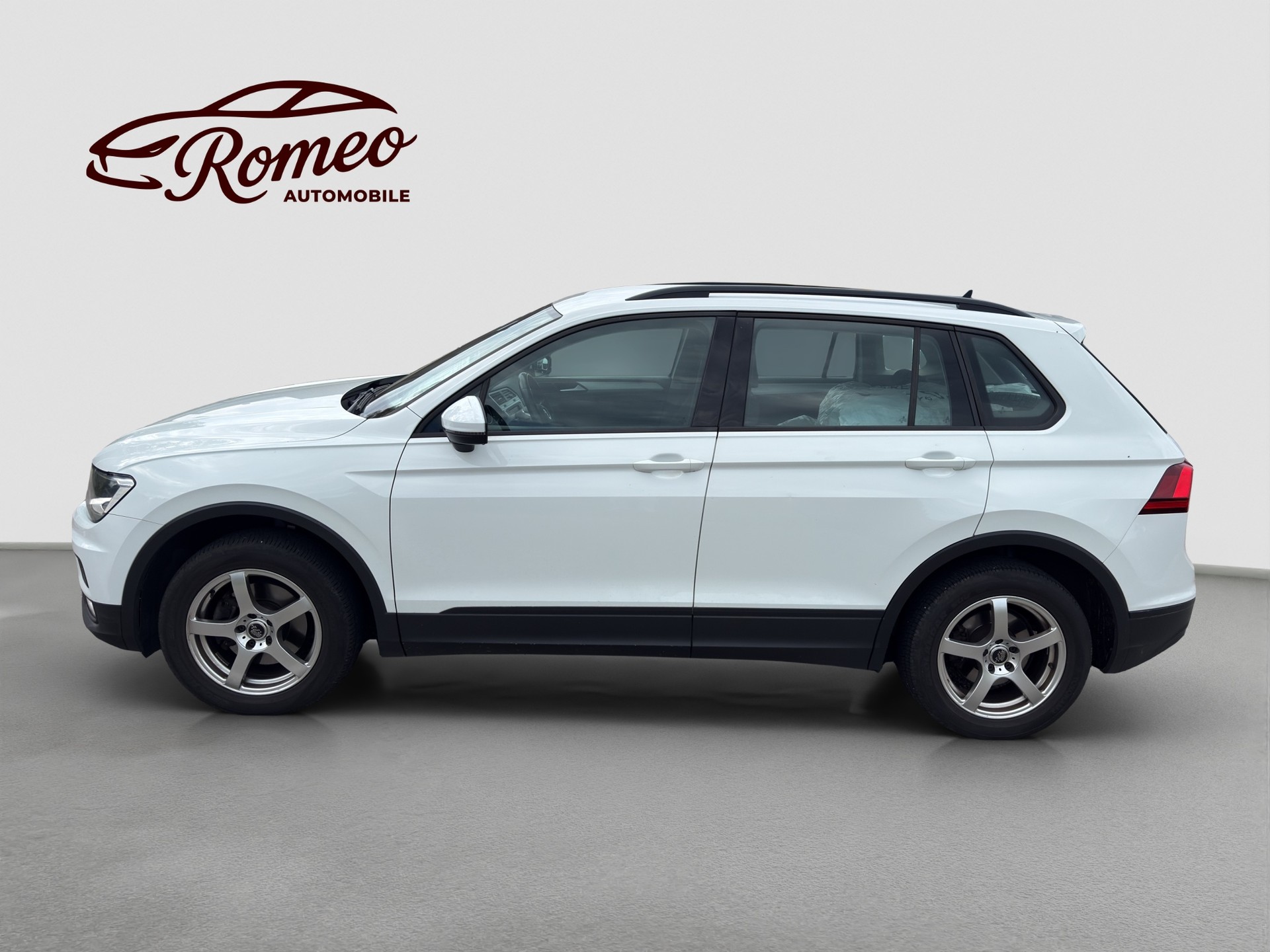 VW Tiguan 2.0 TDI SCR Comfortline 4Motion DSG ** Frisch ab MFK und Service ** CH Auto ** 1. Hand **-image-4