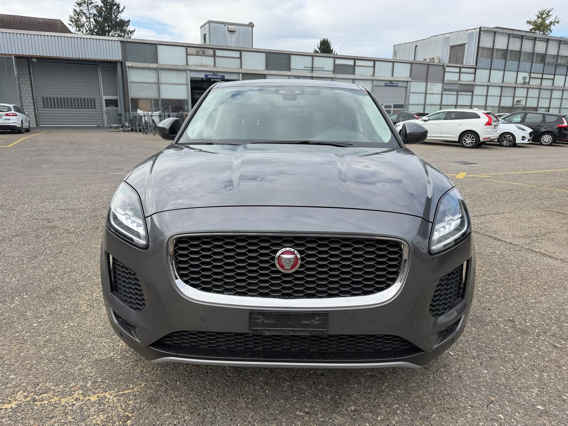 JAGUAR E-Pace P200 R-Dynamic AWD Automatik-image-2