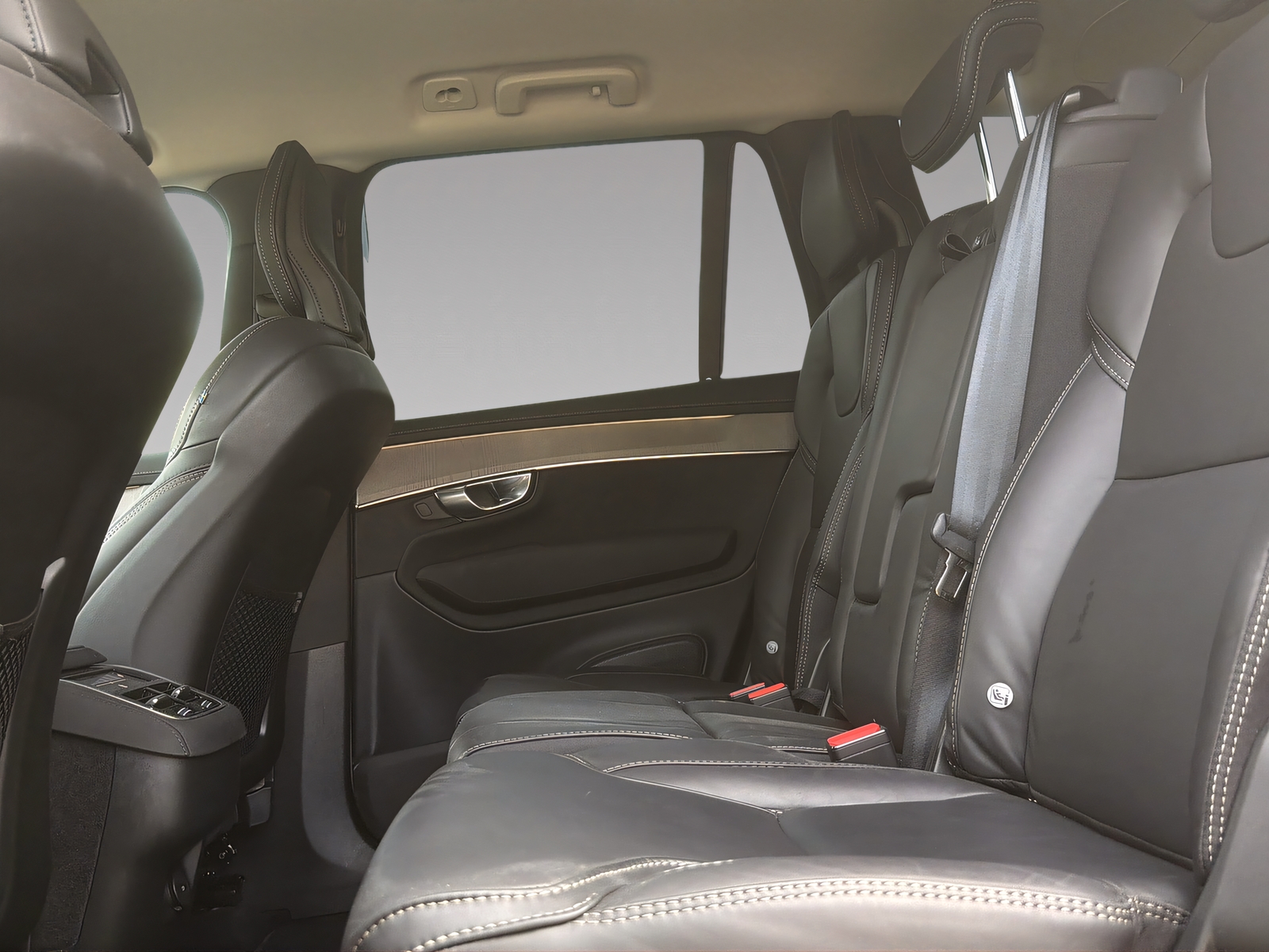 VOLVO XC90 2.0 B5 MH Plus Bright AWD-image-16