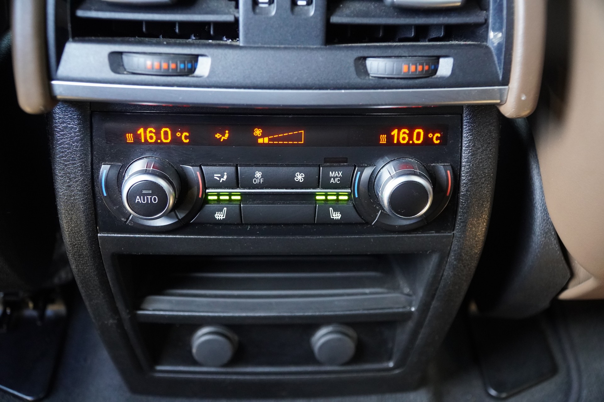 BMW X5 xDrive 35i Steptronic-image-21