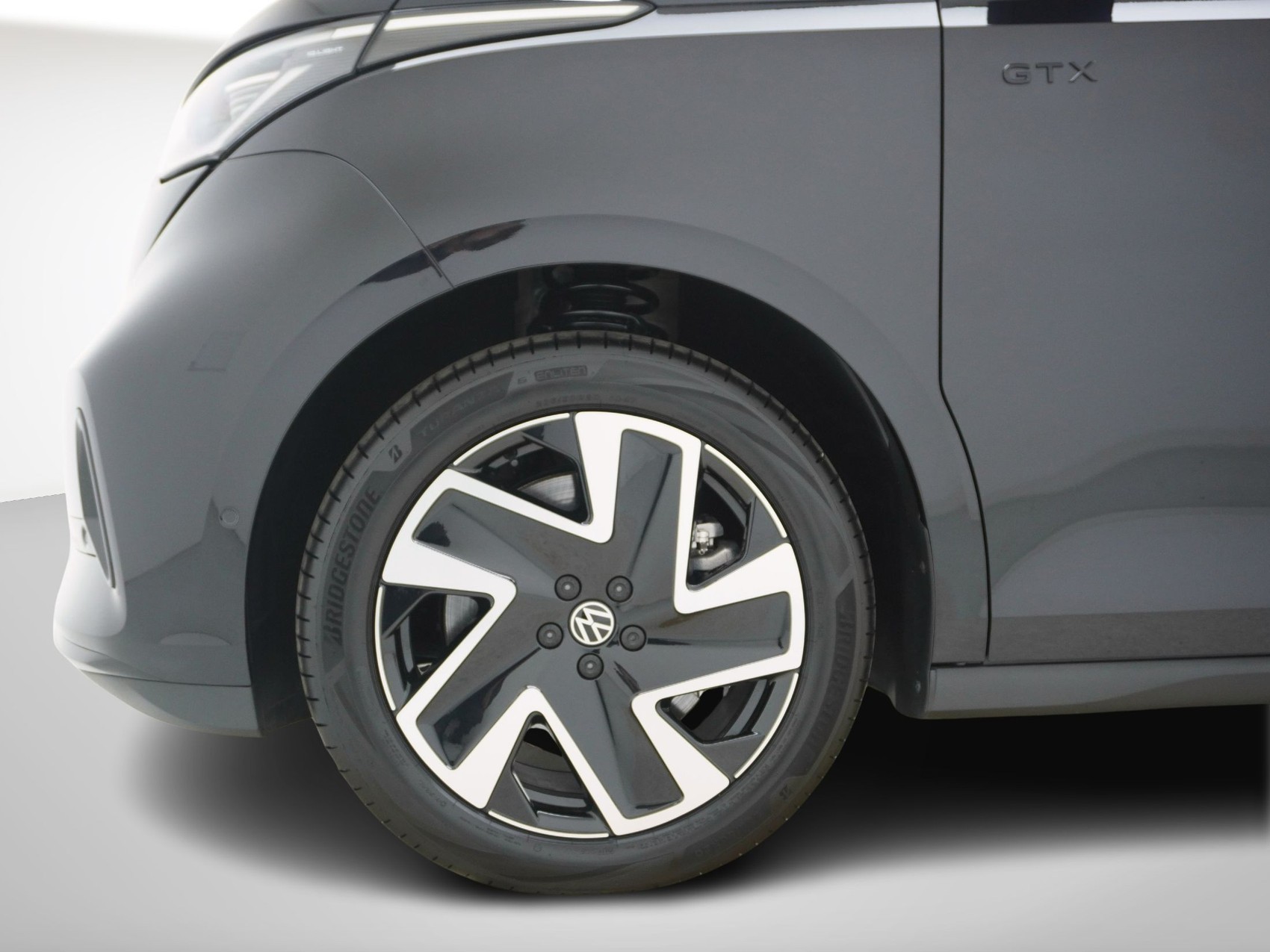 VW ID.Buzz 84kWh GTX 4MOTION langer Radstand-image-9