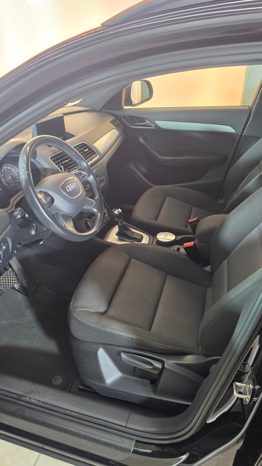 AUDI Q3 2.0 TFSI quattro S-tronic, CH-FAHRZEUG, SEHR GEPFLEGT, FRISCH AB MFK UND SERVICE-image-9
