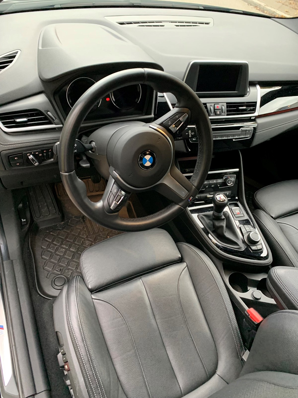 BMW 218i Active Tourer M Sport-image-3
