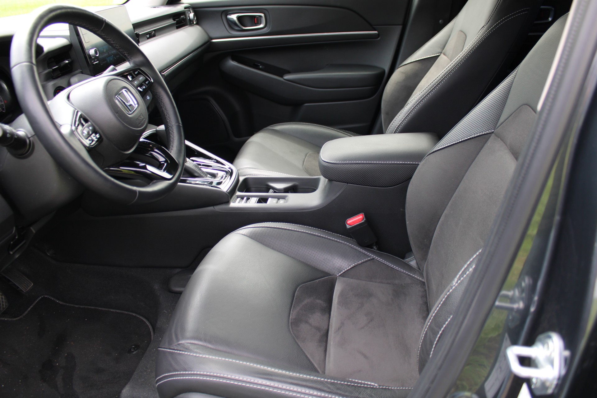 HONDA HR-V 1.5i-MMD Advance CVT-image-6