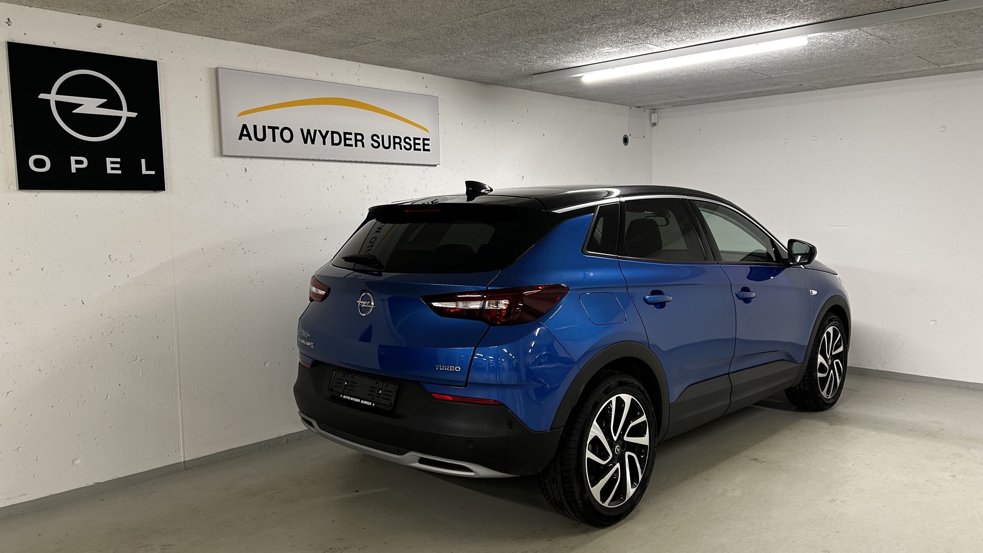 OPEL Grandland X 1.2 T Ultimate-image-6